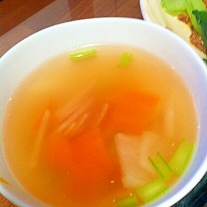 蕪と人参とハムの中華スープ